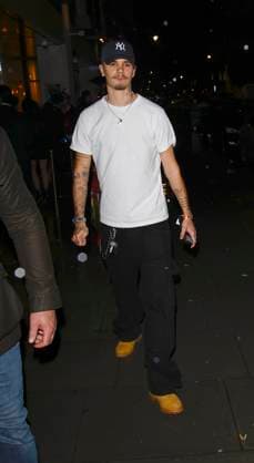 Naomi Campbell Halloween party, London, UK, 31 October 2025. Romeo Beckham leaves 77 Marylebone which hosted Naomi Campbell s Halloween Event in London™s Mayfair, London, UK, 31 October 2025., Credit:Smart Pictures Avalon  Copyright: xSmartxPicturesx xAvalonx 1049522373