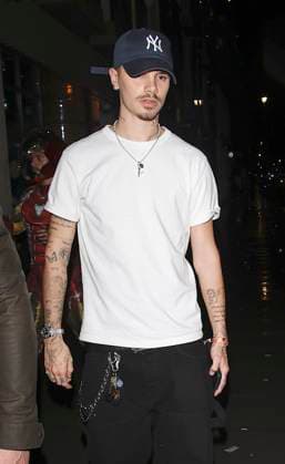 Naomi Campbell Halloween party, London, UK, 31 October 2025. Romeo Beckham leaves 77 Marylebone which hosted Naomi Campbell s Halloween Event in London™s Mayfair, London, UK, 31 October 2025., Credit:Smart Pictures Avalon  Copyright: xSmartxPicturesx xAvalonx 1049522380