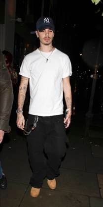 Naomi Campbell Halloween party, London, UK, 31 October 2025. Romeo Beckham leaves 77 Marylebone which hosted Naomi Campbell s Halloween Event in London™s Mayfair, London, UK, 31 October 2025., Credit:Smart Pictures Avalon  Copyright: xSmartxPicturesx xAvalonx 1049522411