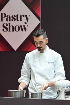 Salon Du Chocolat - Chefs from Le Bristol Chef from Le Bristol : Johan Giacchetti Chef Chocolat maker for VoilaChef , executing the receipe, during the Pastry Show of the 30rd Salon Du Chocolat Et De La Patisserie - Chocolate Fair held at Parc des Expositions Porte de Versailles on October 31, 2025 in Paris, France.Photo by Jana Call me J ABACAPRESS.COM Paris Ile de France France  Copyright: xJanaxCallxmexJ ABACAx