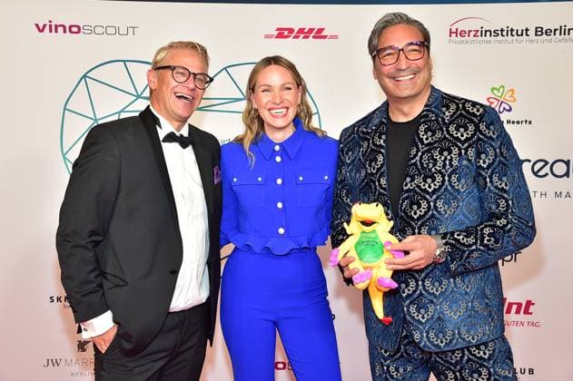 16 Laughing Hearts Charity Gala Daniel Kloss, Evelyn Weigert, Mousse T music producer Arrival, red carpet for the 16 Laughing Hearts Charity Gala at the JM Marriott Hotel in Berlin on 01 11 2025 Photopress Mueller