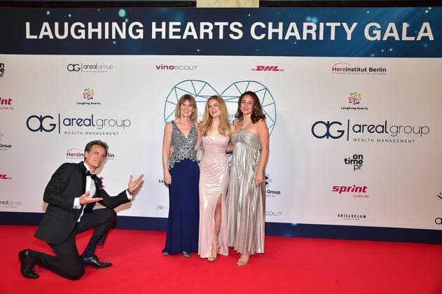 16 Laughing Hearts Charity Gala President Laughing Hearts Dr. Nidal Al Saadi and his daughters Arrival, red carpet for the 16 Laughing Hearts Charity Gala at the JM Marriott Hotel in Berlin on 01 11 2025 Photopress Mueller