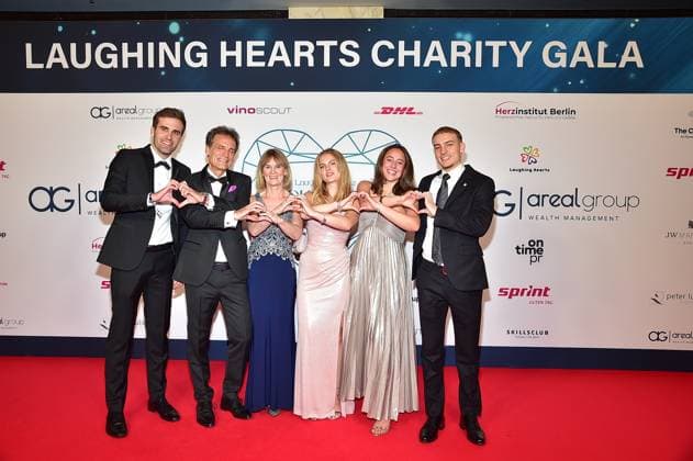 16 Laughing Hearts Charity Gala President Laughing Hearts Dr. Nidal Al Saadi with wife, and family arriving, red carpet for the 16 Laughing Hearts Charity Gala at the JM Marriott Hotel in Berlin on 01 11 2025 Photopress Mueller