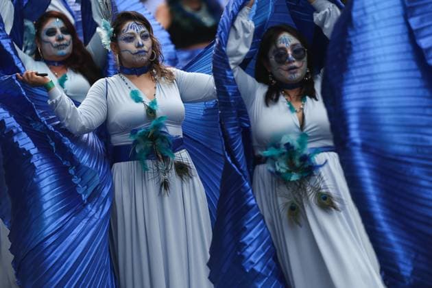 Day Of The Dead Parade In Mexico City Participants take part in the Day of the Dead parade in Mexico City, Mexico on November 1, 2025. Mexico City Mexico  Copyright: xJakubxPorzyckix originalFilename: porzycki-dayofthe251101_npbfs.jpg