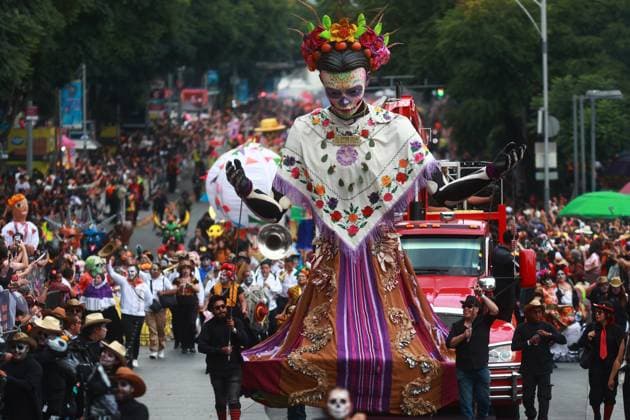 Day of the Dead parade in Mexico City MEXICO CITY, MEXICO - NOVEMBER 01: A giant catrina is displayed during the annual Day of the Dead parade along the main avenues in the city center, in Mexico City, Mexico on November 01, 2025. According to the authorities, more than 8,000 participants took part in the annual Day of the Dead parade this year. Daniel Cardenas Anadolu Mexico City Mexico. Editorial use only. Please get in touch for any other usage.  Copyright: x2025xAnadoluxDanielxCardenasx