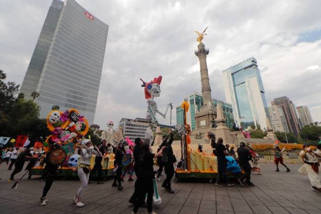 Annual Dia de Muertos Parade Persons taking part during the 2025 Dia de Muertos Parade at Paseo de la Reforma avenue on the Day of the Dead celebration. 1.5 million people attended the annual Dia de Muertos Parade. on November 1, 2025 in Mexico City, Mexico. (Photo by Carlos Santiago Eyepix Group) Copyright: xCarlosxSantiagox xEyepixxGroupx CS_01112025_124858