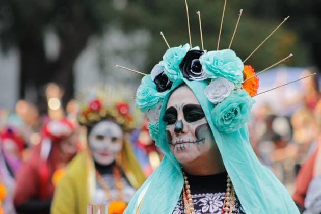 Annual Dia de Muertos Parade A woman taking part during the 2025 Dia de Muertos Parade at Paseo de la Reforma avenue on the Day of the Dead celebration. 1.5 million people attended the annual Dia de Muertos Parade. on November 1, 2025 in Mexico City, Mexico. (Photo by Carlos Santiago Eyepix Group) Copyright: xCarlosxSantiagox xEyepixxGroupx CS_01112025_124866