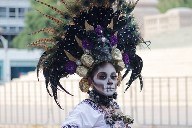 Annual Dia de Muertos Parade A woman taking part during the 2025 Dia de Muertos Parade at Paseo de la Reforma avenue on the Day of the Dead celebration. 1.5 million people attended the annual Dia de Muertos Parade. on November 1, 2025 in Mexico City, Mexico. (Photo by Carlos Santiago Eyepix Group) Copyright: xCarlosxSantiagox xEyepixxGroupx CS_01112025_124868