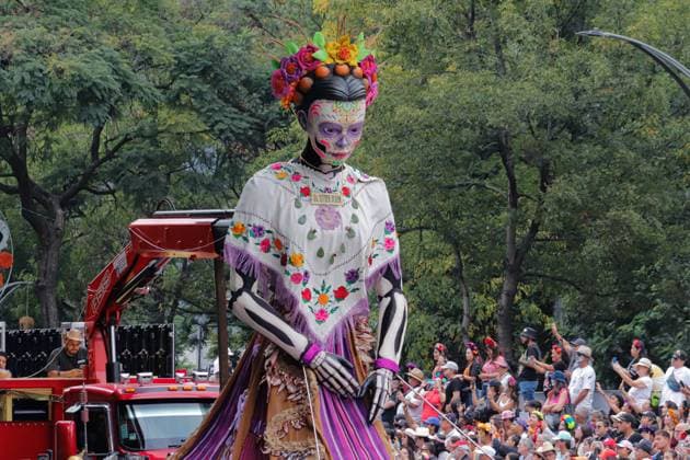 Annual Dia de Muertos Parade Persons taking part during the 2025 Dia de Muertos Parade at Paseo de la Reforma avenue on the Day of the Dead celebration. 1.5 million people attended the annual Dia de Muertos Parade. on November 1, 2025 in Mexico City, Mexico. (Photo by Carlos Santiago Eyepix Group) Copyright: xCarlosxSantiagox xEyepixxGroupx CS_01112025_124880