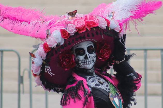 Annual Dia de Muertos Parade A woman taking part during the 2025 Dia de Muertos Parade at Paseo de la Reforma avenue on the Day of the Dead celebration. 1.5 million people attended the annual Dia de Muertos Parade. on November 1, 2025 in Mexico City, Mexico. (Photo by Carlos Santiago Eyepix Group) Copyright: xCarlosxSantiagox xEyepixxGroupx CS_01112025_124887