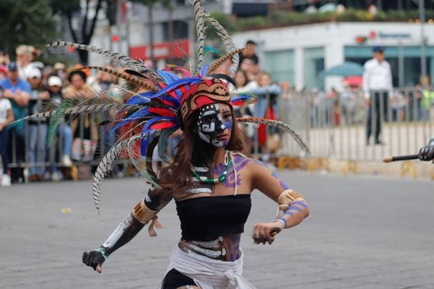 Annual Dia de Muertos Parade A woman taking part during the 2025 Dia de Muertos Parade at Paseo de la Reforma avenue on the Day of the Dead celebration. 1.5 million people attended the annual Dia de Muertos Parade. on November 1, 2025 in Mexico City, Mexico. (Photo by Carlos Santiago Eyepix Group) Copyright: xCarlosxSantiagox xEyepixxGroupx CS_01112025_124872