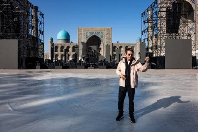 Jean-Michel Jarre At Concert on Registan Square - Samarkand Jean-Michel Jarre performs on the famous Registan Square, as Samarkand hosts the 43rd UNESCO General Conference, a historic gathering of all member states outside Paris for the first time in 40 years, in Samarkand, Uzbekistan, on November 1st, 2025. Photo by Ammar Abd Rabbo ABACAPRESS.COM Samarkand Uzbekistan  Copyright: xAbdxRabboxAmmar ABACAx