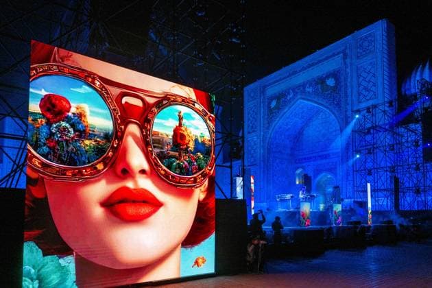 Jean-Michel Jarre At Concert on Registan Square - Samarkand Jean-Michel Jarre performs on the famous Registan Square, as Samarkand hosts the 43rd UNESCO General Conference, a historic gathering of all member states outside Paris for the first time in 40 years, in Samarkand, Uzbekistan, on November 1st, 2025. Photo by Ammar Abd Rabbo ABACAPRESS.COM Samarkand Uzbekistan  Copyright: xAbdxRabboxAmmar ABACAx