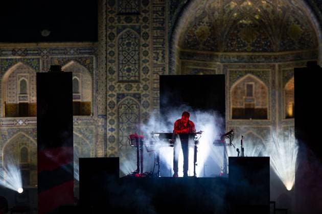 Jean-Michel Jarre At Concert on Registan Square - Samarkand Jean-Michel Jarre performs on the famous Registan Square, as Samarkand hosts the 43rd UNESCO General Conference, a historic gathering of all member states outside Paris for the first time in 40 years, in Samarkand, Uzbekistan, on November 1st, 2025. Photo by Ammar Abd Rabbo ABACAPRESS.COM Samarkand Uzbekistan  Copyright: xAbdxRabboxAmmar ABACAx