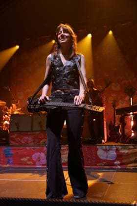 Megan Lovell from the band Larkin Poe at a concert at the Tempodrom in Berlin, November 1, 2025 Larkin Poe concert Berlin