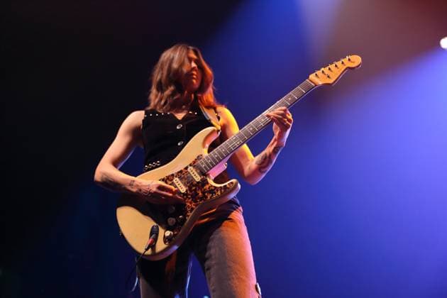 Rebecca Lovell from the band Larkin Poe at a concert at the Tempodrom in Berlin, November 1, 2025 Larkin Poe concert Berlin
