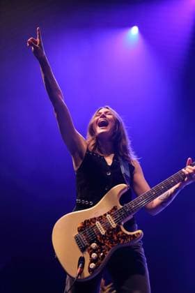 Rebecca Lovell from the band Larkin Poe at a concert at the Tempodrom in Berlin, November 1, 2025 Larkin Poe concert Berlin