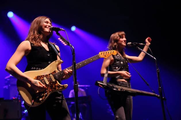 Rebecca Lovell and Megan Lovell, from left, from the band Larkin Poe at a concert at the Tempodrom in Berlin, November 1, 2025 Larkin Poe concert Berlin