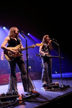 Rebecca Lovell and Megan Lovell, from left, from the band Larkin Poe at a concert at the Tempodrom in Berlin, November 1, 2025 Larkin Poe concert Berlin