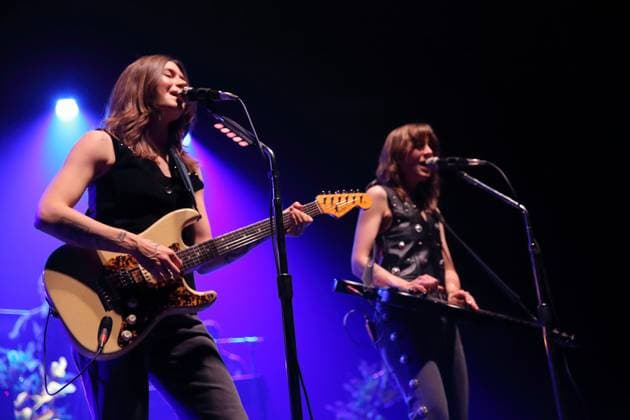 Rebecca Lovell and Megan Lovell, from left, from the band Larkin Poe at a concert at the Tempodrom in Berlin, November 1, 2025 Larkin Poe concert Berlin