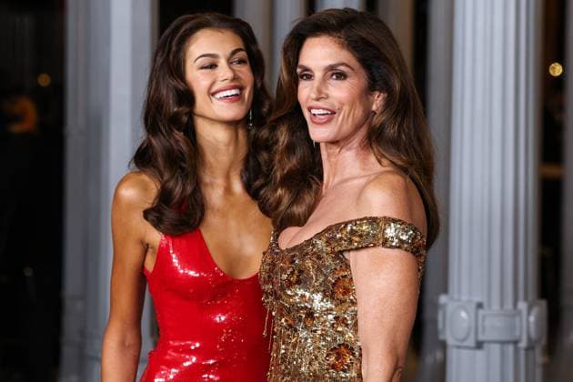 14th Annual LACMA Art + Film Gala 2025 Kaia Gerber and mother Cindy Crawford arrive at the 14th Annual LACMA (Los Angeles County Museum of Art) Art + Film Gala 2025 presented by Gucci held at the Los Angeles County Museum of Art in Museum Row, Miracle Mile, Los Angeles, California, United States. Los Angeles County Museum of Art, Museum Row, Miracle Mile, Los Angeles, California, USA California United States  Copyright: xImagexPressxAgencyx originalFilename: collin-14thannu251102_npyXu.jpg