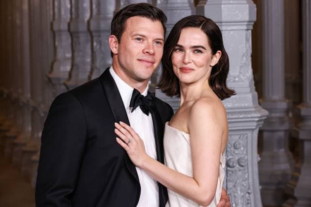 14th Annual LACMA Art + Film Gala 2025 Jimmy Tatro and girlfriend Zoey Deutch arrive at the 14th Annual LACMA (Los Angeles County Museum of Art) Art + Film Gala 2025 presented by Gucci held at the Los Angeles County Museum of Art in Museum Row, Miracle Mile, Los Angeles, California, United States. Los Angeles County Museum of Art, Museum Row, Miracle Mile, Los Angeles, California, USA California United States  Copyright: xImagexPressxAgencyx originalFilename: collin-14thannu251102_np8zh.jpg