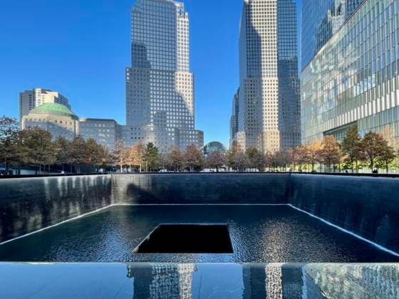 9 11 Memorial in New York City eine Gedenkstätte für die Opfer der Anschläge vom 11. September 2001, New York, USA *** 9 11 Memorial in New York City a Memorial site for the Victims the Stop from 11 September 2001, New York, USA 1043802609