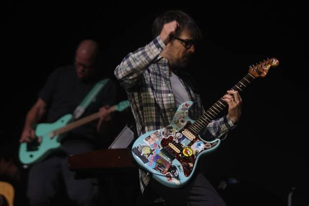 SaO PAULO, SP - 02.11.2025: SHOW WEEZER EM SaO PAULO - The American band Weezer performs in Sao Paulo in the outdoor area of the Ibirapuera Auditorium on Sunday night (02). x2834996x  YurixMurakami