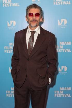 Actor Ethan Hawke poses on the red carpet at the GEMS Film Festival, where he will receive the Variety Virtuoso Award in Miami, United States, 02 November 2025. Actor Ethan Waks honored at the GEMS Film Festival in Miami !ACHTUNG: NUR REDAKTIONELLE NUTZUNG!  Copyright: xGiorgioxVierax AME4926 20251103-55018420596_1