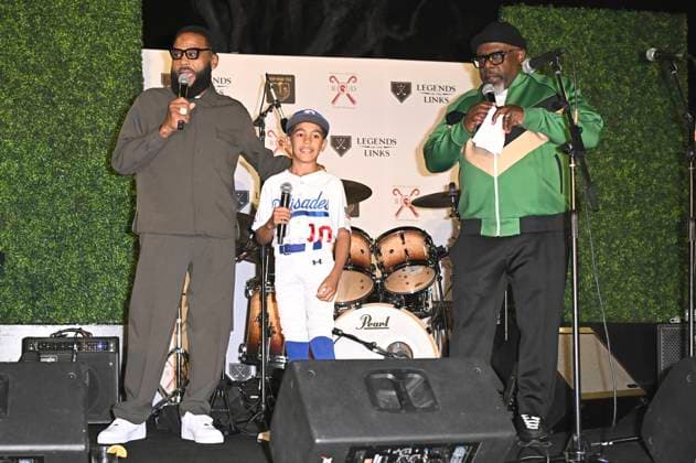 Anthony Anderson, guest and Cedric the Entertainer at the VIP Par Tee at the 6 Rod Dedeaux Foundation Charity Event at Riviera Country Club Los Angeles, 02 11 2025 Foto:xD.xStarbuckx xFuturexImagex dedeaux_5140