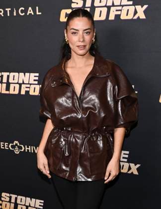 November 2, 2025, Beverly Hills, California, USA: Chilean actress and model LORENZA IZZO attends Stone Cold Fox Los Angeles Red Carpet Premiere. Beverly Hills USA - ZUMAb173 20251102_aap_b173_097 Copyright: xBillyxBennightx