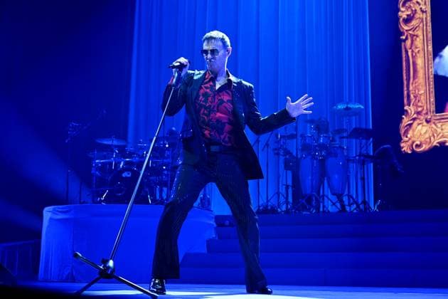 Marti Pellow performing at O2 Arena in London LONDON, ENGLAND - NOVEMBER 02: Marti Pellow performing at O2 Arena, Greenwich as part of ˜Love Is All Around™ 30th Anniversary Tour on November 02, 2025 in London, England. CAP MAR MAR Great Britain Copyright: xMartinxHarris CapitalxPicturesx