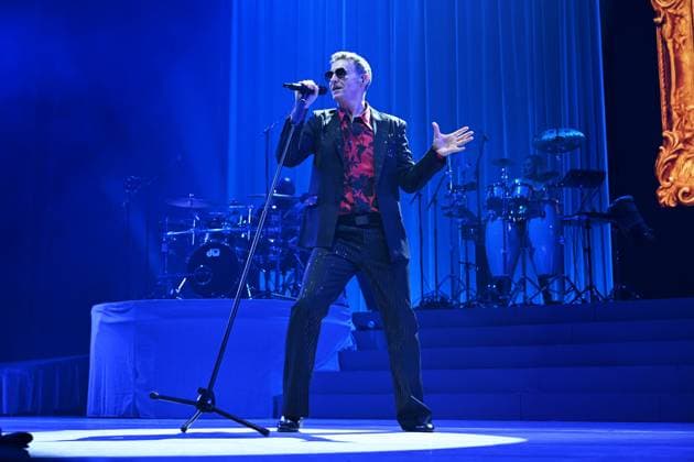 Marti Pellow performing at O2 Arena in London LONDON, ENGLAND - NOVEMBER 02: Marti Pellow performing at O2 Arena, Greenwich as part of ˜Love Is All Around™ 30th Anniversary Tour on November 02, 2025 in London, England. CAP MAR MAR Great Britain Copyright: xMartinxHarris CapitalxPicturesx