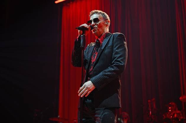 Marti Pellow performing at O2 Arena in London LONDON, ENGLAND - NOVEMBER 02: Marti Pellow performing at O2 Arena, Greenwich as part of ˜Love Is All Around™ 30th Anniversary Tour on November 02, 2025 in London, England. CAP MAR MAR Great Britain Copyright: xMartinxHarris CapitalxPicturesx