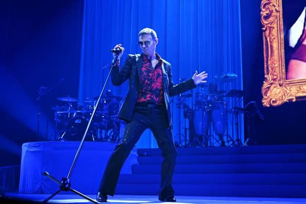 Marti Pellow performing at O2 Arena in London LONDON, ENGLAND - NOVEMBER 02: Marti Pellow performing at O2 Arena, Greenwich as part of ˜Love Is All Around™ 30th Anniversary Tour on November 02, 2025 in London, England. CAP MAR MAR Great Britain Copyright: xMartinxHarris CapitalxPicturesx