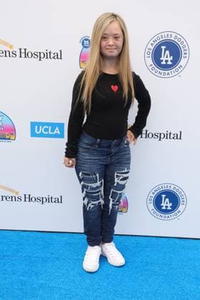 02 November 2025 - Los Angeles, California - Kennedy Garcia. 25th Annual Party on the Pier Benefiting UCLA Mattel Children s Hospital held at Santa Monica Pier in Santa Monica. Santa Monica USA - ZUMAa123 20251102_zaa_a123_142 Copyright: xADx