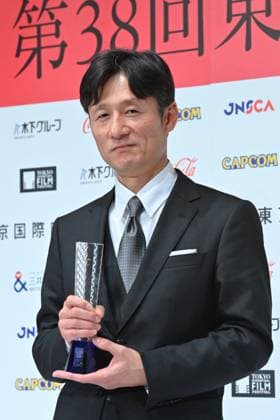 Kurosawa Akira Award of the 38th Tokyo International Film Festival TOKYO, JAPAN - NOVEMBER 3: Japanese filmmaker Lee Sang-il poses with his Kurosawa Akira Award trophies during the 38th Tokyo International Film Festival in Tokyo, Japan, on November 3, 2025. Lee was recognized for their outstanding contributions to world cinema, and for redefining Japanese social drama. David Mareuil Anadolu Tokyo Japan. Editorial use only. Please get in touch for any other usage.  Copyright: x2025xAnadoluxDavidxMareuilx