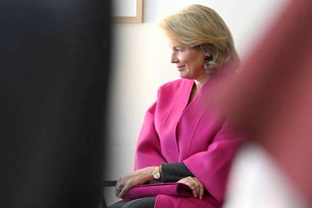 Queen Mathilde Visits Centre De Prevention Du Suicide BRUSSELS, BELGIUM - NOVEMBER 3 :Queen Mathilde visits the Centre de Prévention du Suicide in Brussels, an organisation dedicated to multifaceted suicide prevention through accessible and low-threshold telecare. The organisation offers support to people with suicidal thoughts or behaviour, and to their loved ones. .on November 03, 2025 in Brussels, Belgium, 03 11 2025 Brussels Belgium  Copyright: xBertxVanxDenxBrouckex