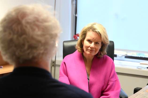 Queen Mathilde Visits Centre De Prevention Du Suicide BRUSSELS, BELGIUM - NOVEMBER 3 :Queen Mathilde visits the Centre de Prévention du Suicide in Brussels, an organisation dedicated to multifaceted suicide prevention through accessible and low-threshold telecare. The organisation offers support to people with suicidal thoughts or behaviour, and to their loved ones. .on November 03, 2025 in Brussels, Belgium, 03 11 2025 Brussels Belgium  Copyright: xBertxVanxDenxBrouckex