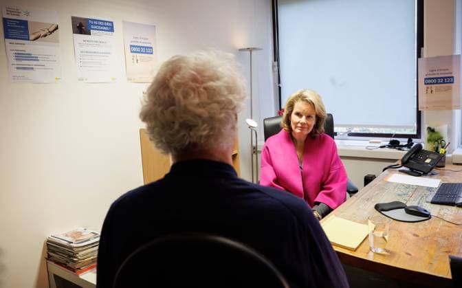 Queen Mathilde of Belgium pictured during a royal visit to the Centre for Suicide Prevention (Centre de Prevention du Suicide), in Brussels, on Monday 03 November 2025.  BENOITxDOPPAGNE 138832391