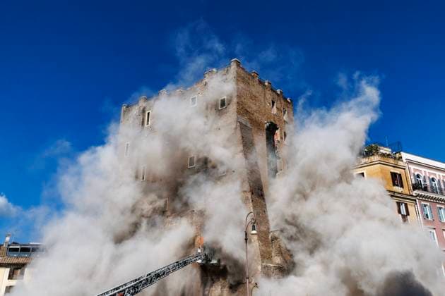 November 3, 2025, Rome, Italia, Italy: Firefighters work at the site after a section of the Torre dei Conti collapsed, near the Imperial Forum in Rome, Italy, 03 November 2025. The collapse seriously injured one worker and required firefighters to rescue others from the structure, ANSA reported. A second collapse occurred during the rescue operation. The incident is under investigation. Rome, Italy 03 November 2025 Rome Italy  - ZUMAa289 20251103_zia_a289_001 Copyright: xFrancescoxFotiax