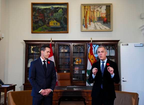 November 3, 2025, Ottawa, On, CAN: Prime Minister Mark Carney meets with Premier of Prince Edward Island Rob Lantz in Ottawa on Monday, Nov. 3, 2025. Ottawa CAN  - ZUMAc35_ 20251103_zaf_c35_044 Copyright: xSeanxKilpatrickx