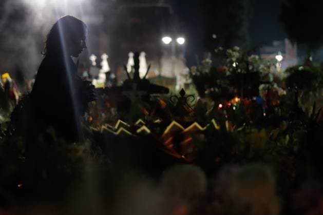 People Visit San Andres Mixquic cemetery on Dia de Muertos Celebration People visit the San Andres Mixquic cemetery, located in Tlahuac, to accompany their deceased loved ones in the traditional lighting ceremony on the Dia de Muertos celebration. on October 3, 2025 in Mexico City, Mexico. (Photo by Carlos Santiago Eyepix Group) Copyright: xCarlosxSantiagox xEyepixxGroupx CS_03112025_172437