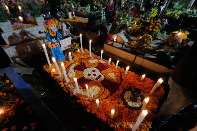 People Visit San Andres Mixquic cemetery on Dia de Muertos Celebration People visit the San Andres Mixquic cemetery, located in Tlahuac, to accompany their deceased loved ones in the traditional lighting ceremony on the Dia de Muertos celebration. on October 3, 2025 in Mexico City, Mexico. (Photo by Carlos Santiago Eyepix Group) Copyright: xCarlosxSantiagox xEyepixxGroupx CS_03112025_172446