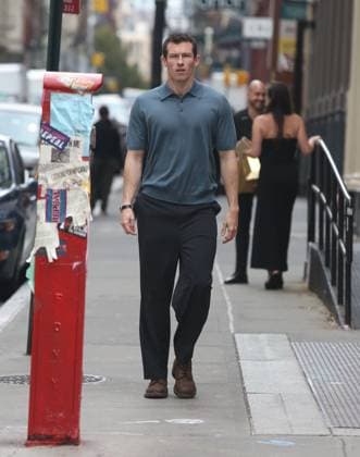 Monica Barbaro and Callum Turner filming a scene for their new movie ˜One Night Only in Soho Featuring: Callum Turner Where: New York City, New York, United States When: 03 Nov 2025 Credit: Rob Davis INSTARimages EDITORIAL USE ONLY. NOT FOR USE BY NEWSPAPERS BASED IN THE UK. Copyright: xx instar55239493