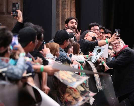 November 4, 2025, Mexico City, Ciudad de Mexico, Mexico: Director Guillermo del Toro attends the red carpet for the film Frankenstein at Colegio de San Ildefonso. on November 3, 2025 in Mexico City, Mexico. Mexico City Mexico - ZUMAe321 20251104_zea_e321_014 Copyright: xAlbertoxGuillenx