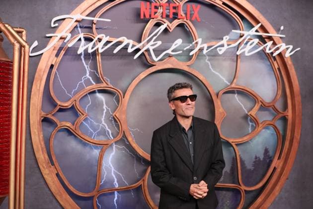November 4, 2025, Mexico City, Ciudad de Mexico, Mexico: Actor Oscar Isaac attends the red carpet for the film Frankenstein at Colegio de San Ildefonso. on November 3, 2025 in Mexico City, Mexico. Mexico City Mexico - ZUMAe321 20251104_zea_e321_028 Copyright: xAlbertoxGuillenx
