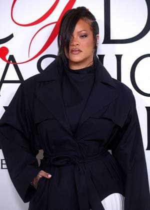 Rihanna at the 2025 CFDA Awards - NYC Rihanna attends the 2025 CFDA Awards in New York on November 3, 2025. Photo by Charles Guerin ABACAPRESS.COM New York City NY United States  Copyright: xGuerinxCharles ABACAx