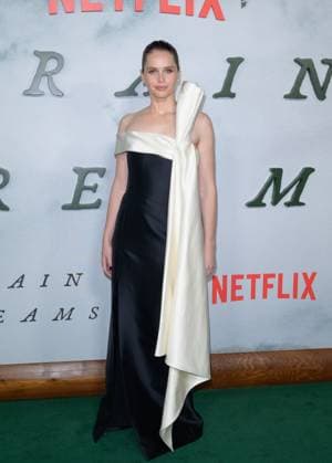 Train Dreams Premiere - Los Angeles, USA LOS ANGELES, USA. November 03, 2025: Felicity Jones at the premiere for Train Dreams at Egyptian Theatre Los Angeles CA USA  Copyright: xPaulxSmith Featureflashx