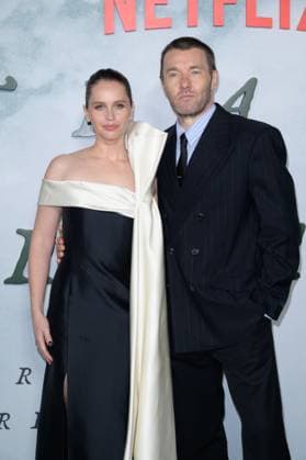 Train Dreams Premiere - Los Angeles, USA LOS ANGELES, USA. November 03, 2025: Felicity Jones & Joel Edgerton at the premiere for Train Dreams at Egyptian Theatre Los Angeles CA USA  Copyright: xPaulxSmith Featureflashx